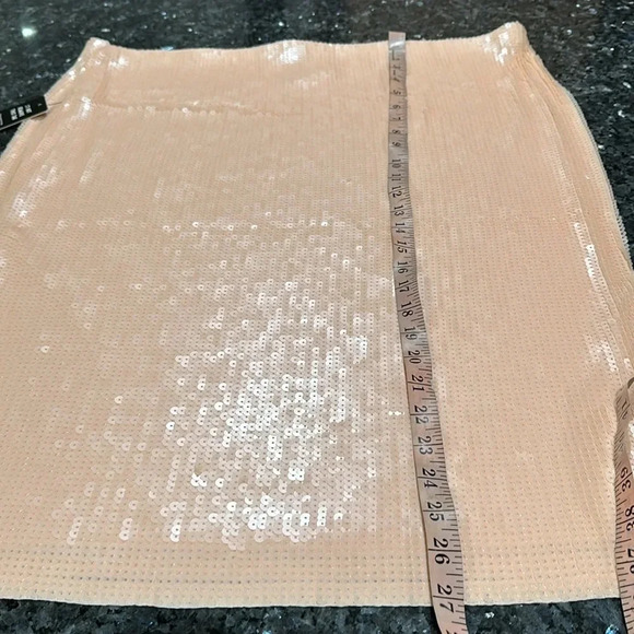 Express Super High Waisted Sequin Midi Pencil Skirt in
NWT - Picture 4 of 8